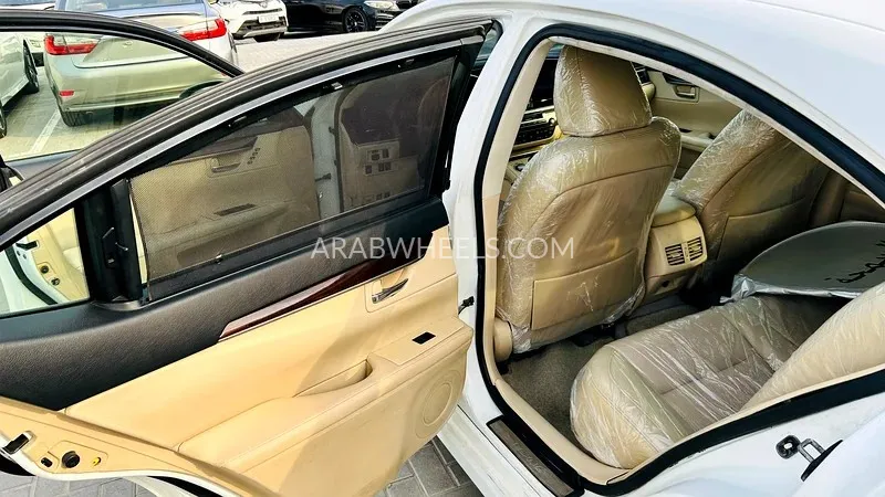 Lexus ES 2013 for Sale in Sharjah Image-12