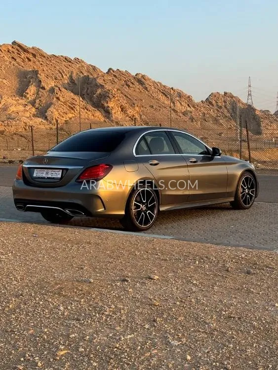 مرسيدس بنز كلاس C 2019 for Sale in أبو ظبي Image-16