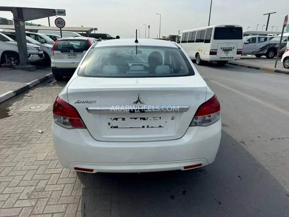 Mitsubishi Attrage 2019 for Sale in Sharjah Image-7