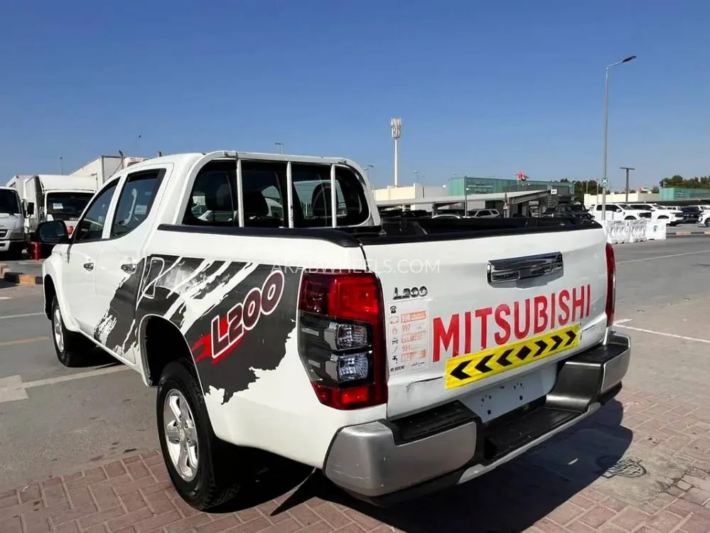 ميتسوبيشي L200 2020 for Sale in الشارقة Image-11