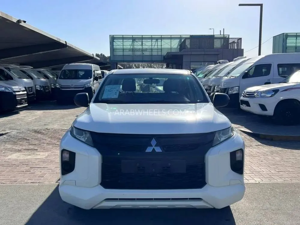 ميتسوبيشي L200 2020 for Sale in الشارقة Image-7