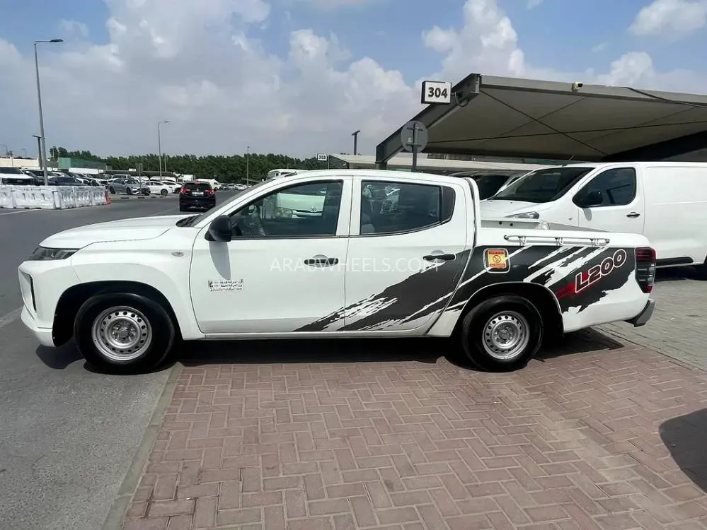 ميتسوبيشي L200 2021 for Sale in الشارقة Image-2