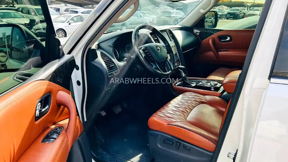 Nissan Patrol 2020 for Sale in Sharjah Image-8
