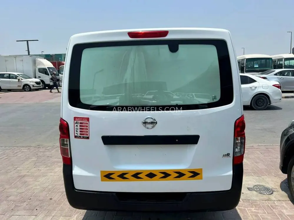 Nissan Urvan 2021 for Sale in Sharjah Image-5