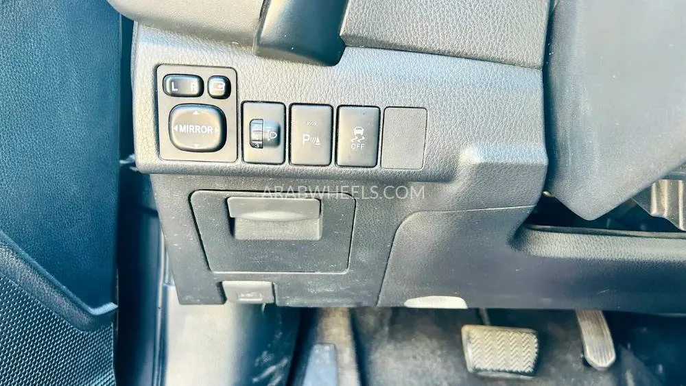 Toyota Corolla 2018 for Sale in Sharjah Image-9