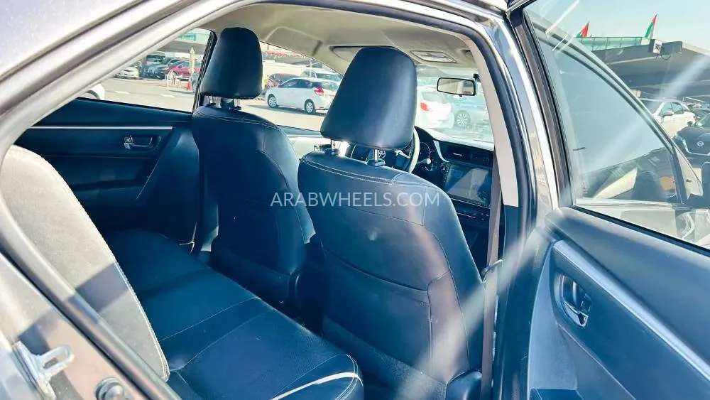 Toyota Corolla 2018 for Sale in Sharjah Image-13