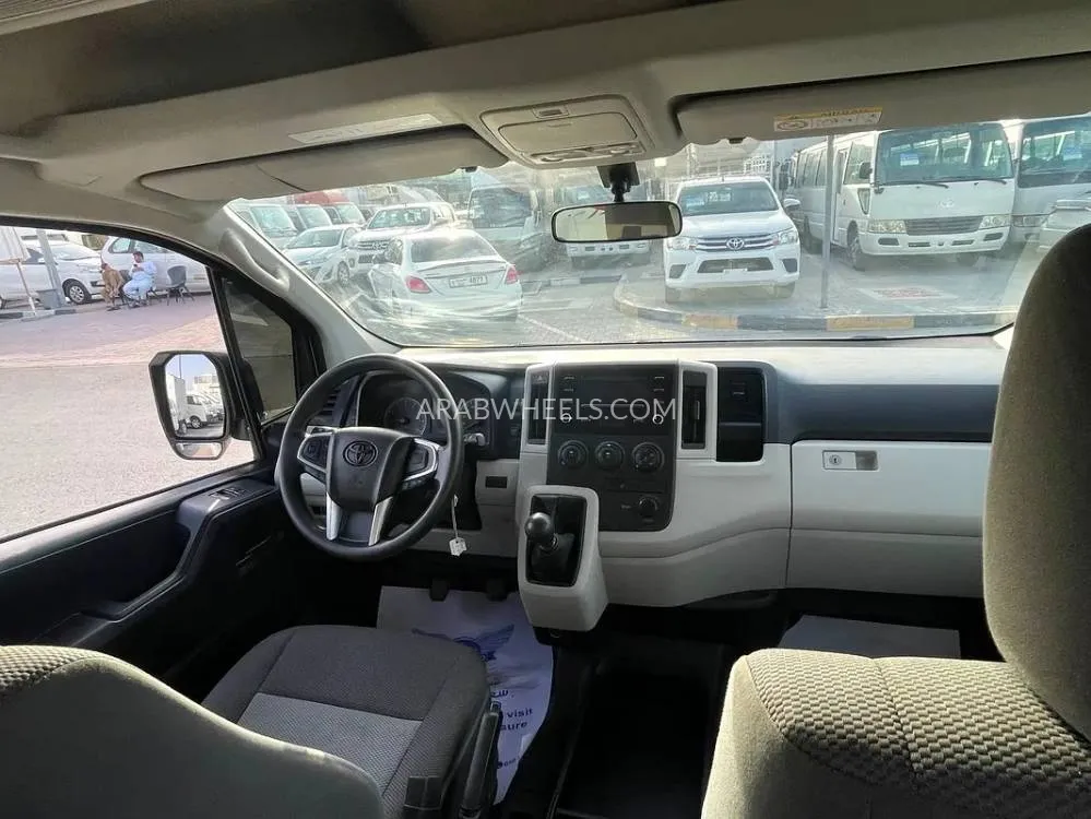تويوتا هايس 2022 for Sale in الشارقة Image-5