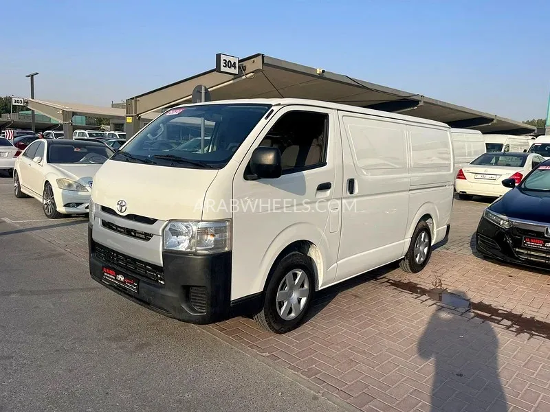 Toyota Hiace 2020 for Sale in Sharjah Image-5