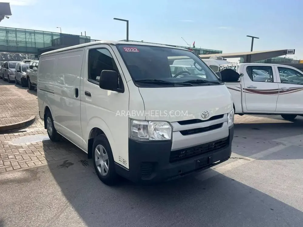 Toyota Hiace 2022 for Sale in Sharjah Image-3
