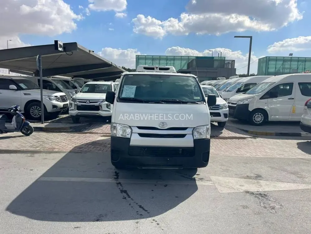 Toyota Hiace 2022 for Sale in Sharjah Image-14
