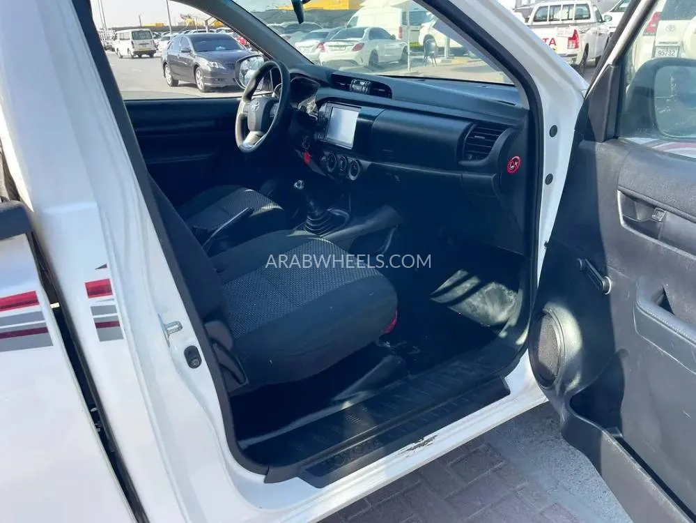 Toyota Hilux 2022 for Sale in Sharjah Image-13