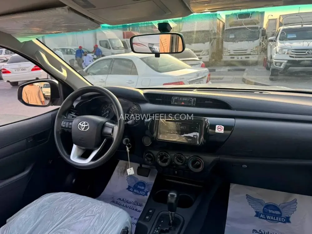 Toyota Hilux 2020 for Sale in Sharjah Image-14