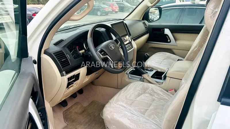 Toyota Land Cruiser 2019 for Sale in Sharjah Image-3