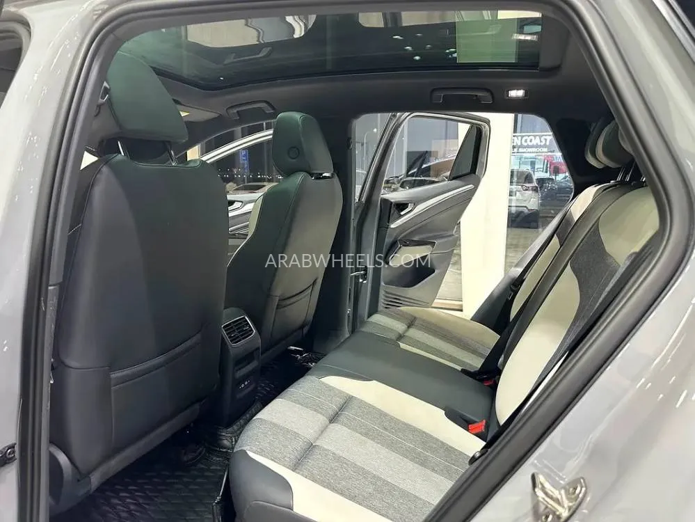  فولكس واجن آي دي. 4 2021 for Sale in أبو ظبي Image-8