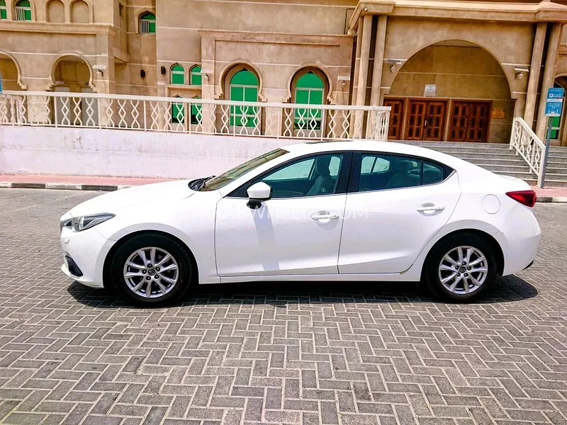 Mazda 3 2016 for Sale in Ajman Image-3