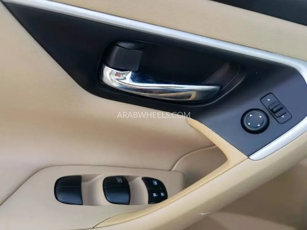 Nissan Altima 2018 for Sale in Abu Dhabi Image-16
