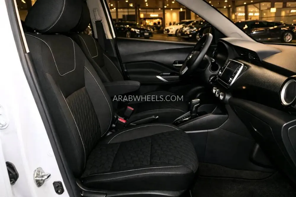 Nissan Kicks 2023 for Sale in Abu Dhabi Image-3