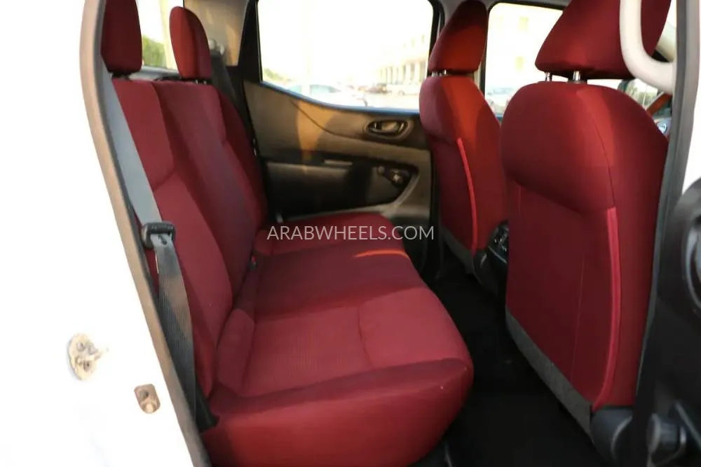 Nissan Navara 2022 for Sale in Abu Dhabi Image-12