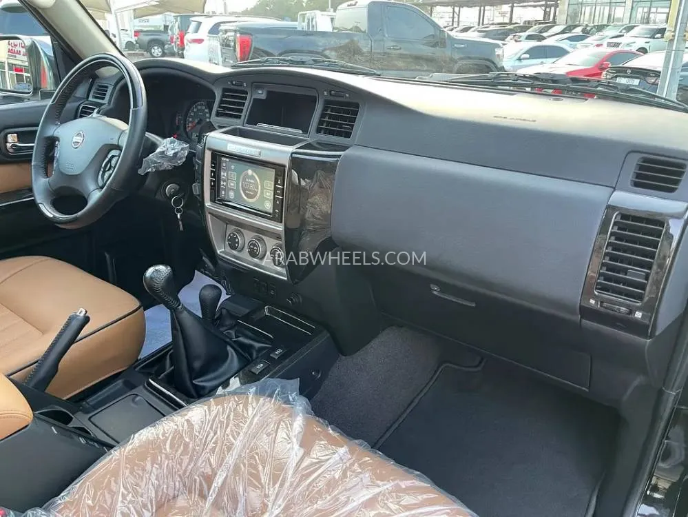 Nissan Patrol 2022 for Sale in Sharjah Image-3