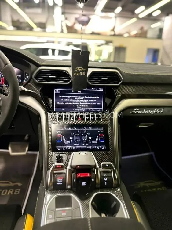 Lamborghini Urus 2024 for Sale in Dubai Image-18
