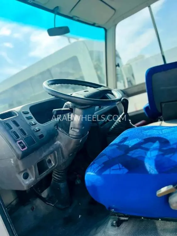 Mitsubishi Fuso 2016 for Sale in Sharjah Image-2