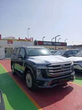 Toyota Land Cruiser 3.5T GXR 2025