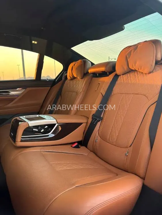 BMW 7 series 2017 for Sale in Abu Dhabi Image-7