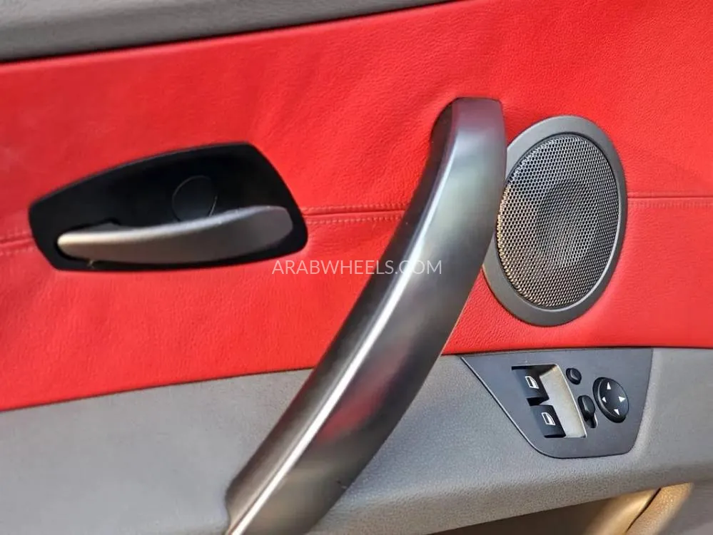 BMW Z4 2004 for Sale in Dubai Image-4