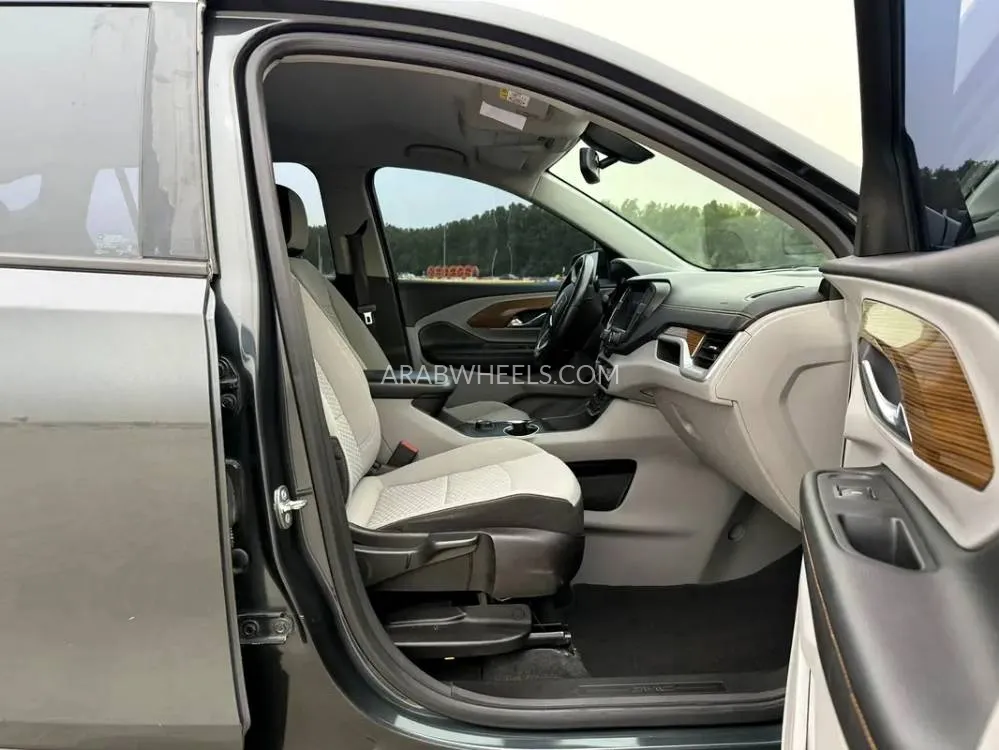 GMC Terrain 2018 for Sale in Sharjah Image-10