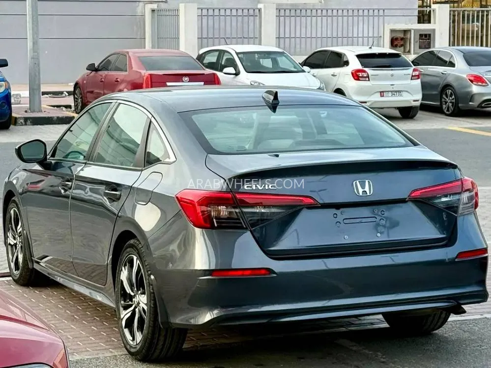 هوندا سيفيك 2023 for Sale in الشارقة Image-10