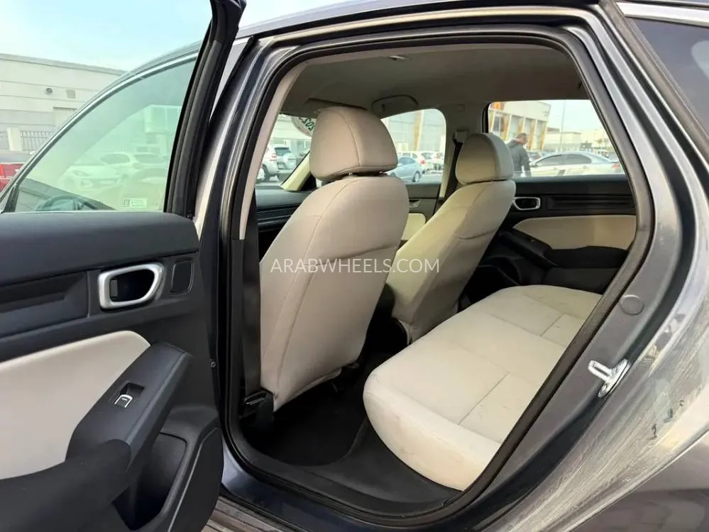 هوندا سيفيك 2023 for Sale in الشارقة Image-15