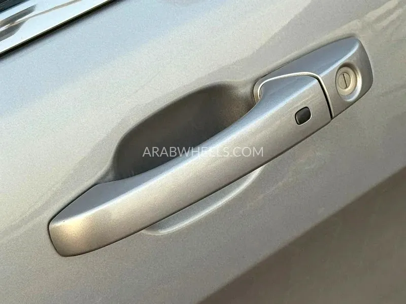 Jeep Cherokee 2015 for Sale in Sharjah Image-3