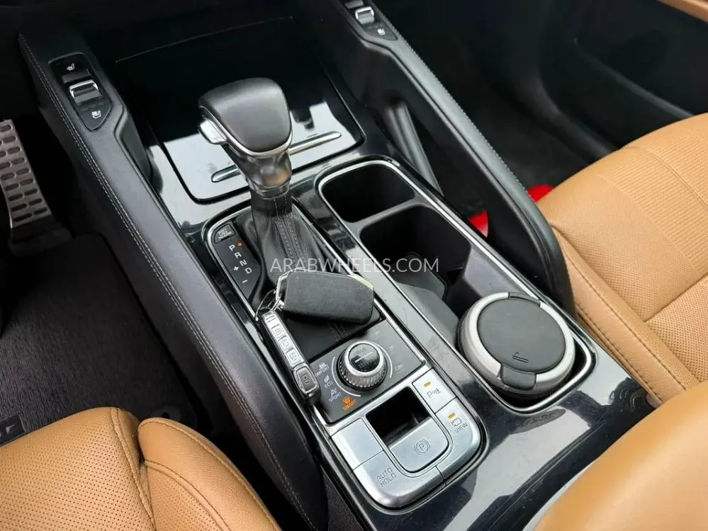 Kia Telluride 2020 for Sale in Sharjah Image-12