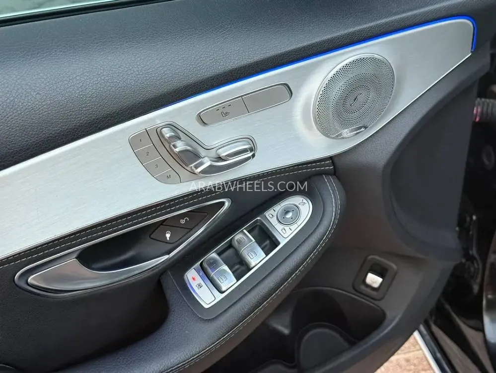 Mercedes Benz C Class 2015 for Sale in Sharjah Image-3