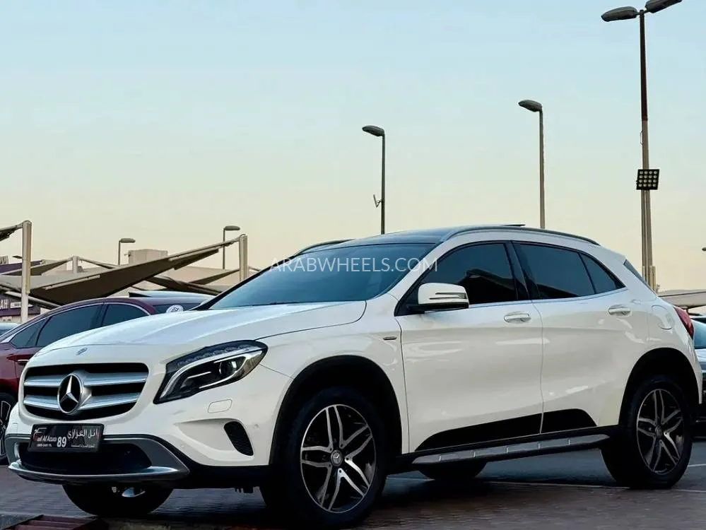 مرسيدس بنز GLA 2017 for Sale in الشارقة Image-9