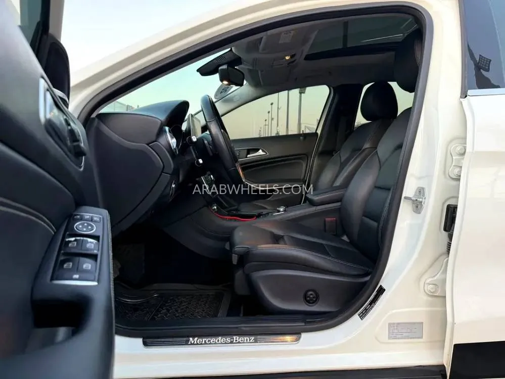 مرسيدس بنز GLA 2017 for Sale in الشارقة Image-10