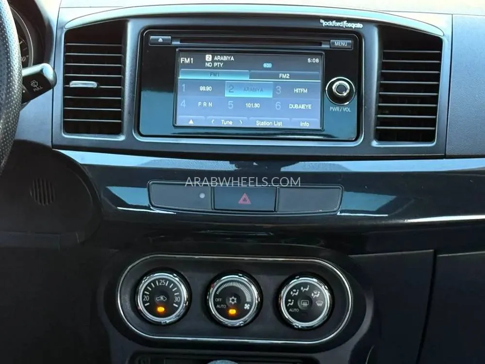 Mitsubishi Lancer 2015 for Sale in Sharjah Image-3
