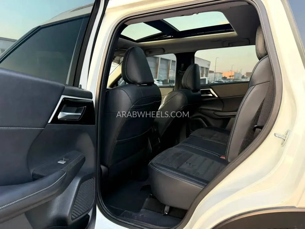 Mitsubishi Outlander 2025 for Sale in Sharjah Image-8