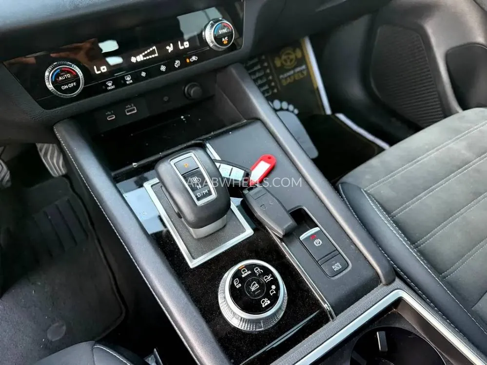 Mitsubishi Outlander 2025 for Sale in Sharjah Image-13