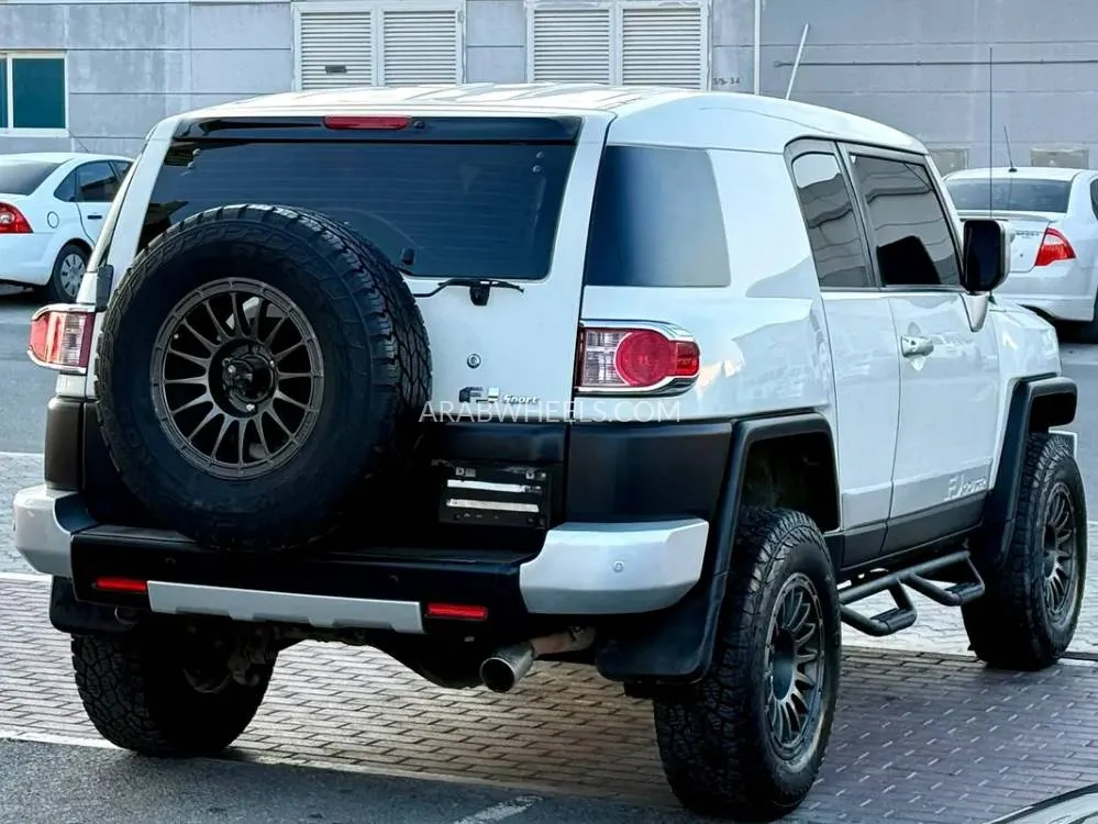 Toyota FJ Cruiser 2009 for Sale in Sharjah Image-7