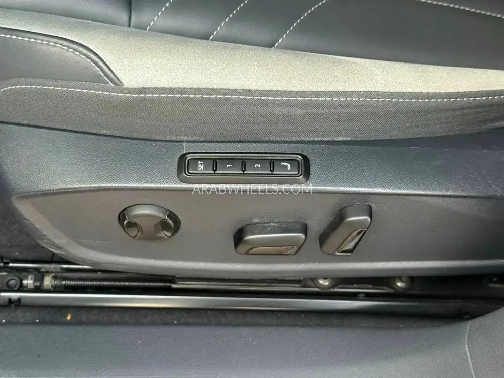  فولكس واجن آي دي. 4 2021 for Sale in الشارقة Image-16