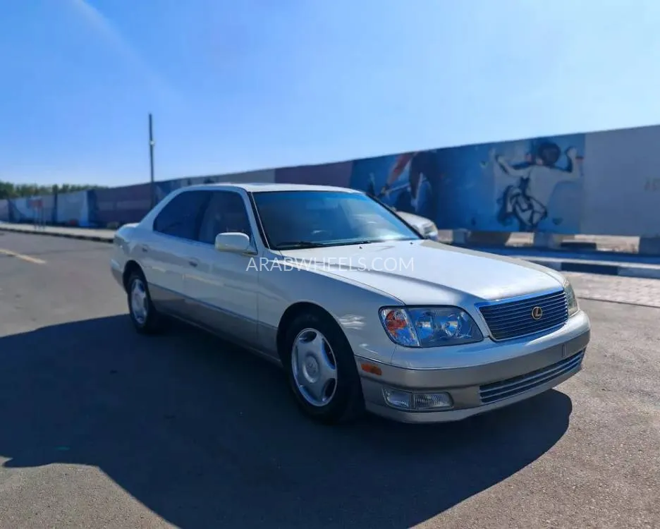 Lexus LS 2000 for Sale in Sharjah Image-6