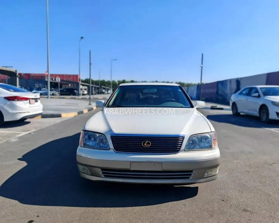 Lexus LS 2000 for Sale in Sharjah Image-10