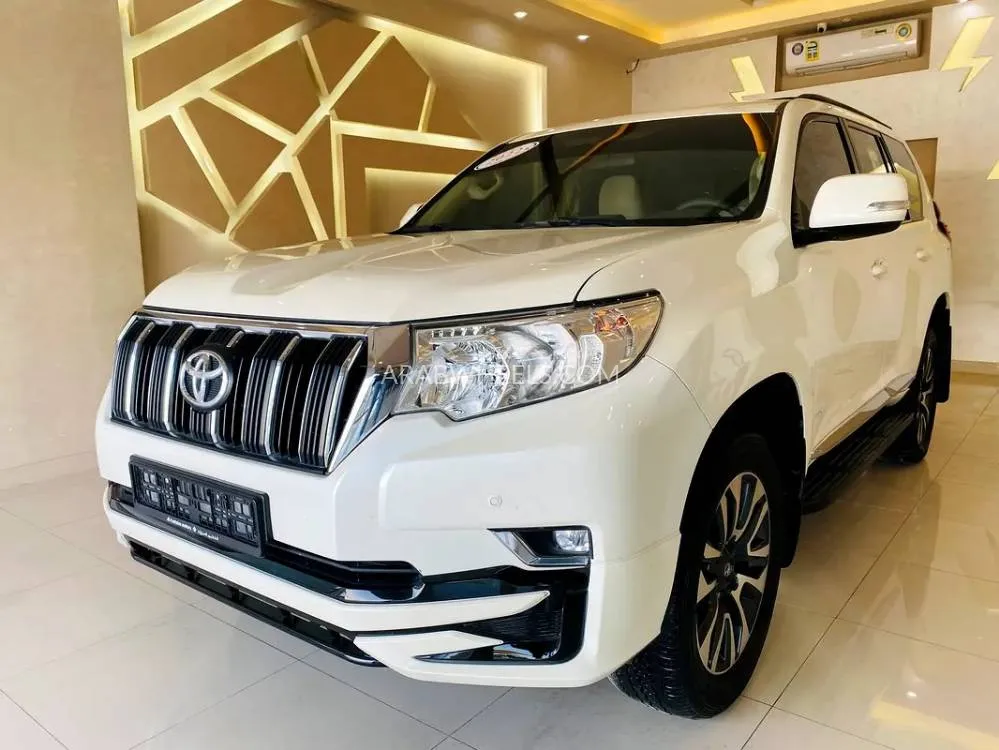 Toyota Land Cruiser Prado 2022 for Sale in Sharjah Image-2