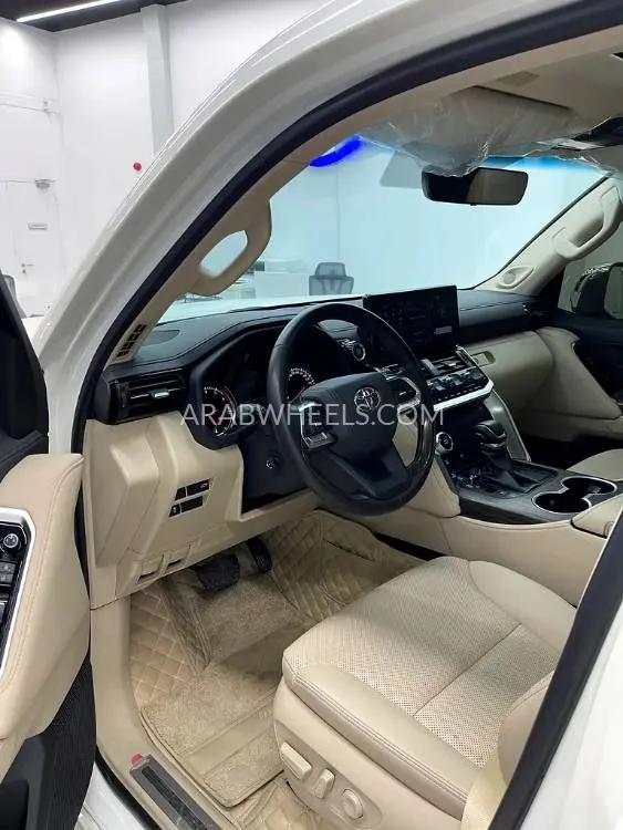 Toyota Land Cruiser 2024 for Sale in Abu Dhabi Image-8
