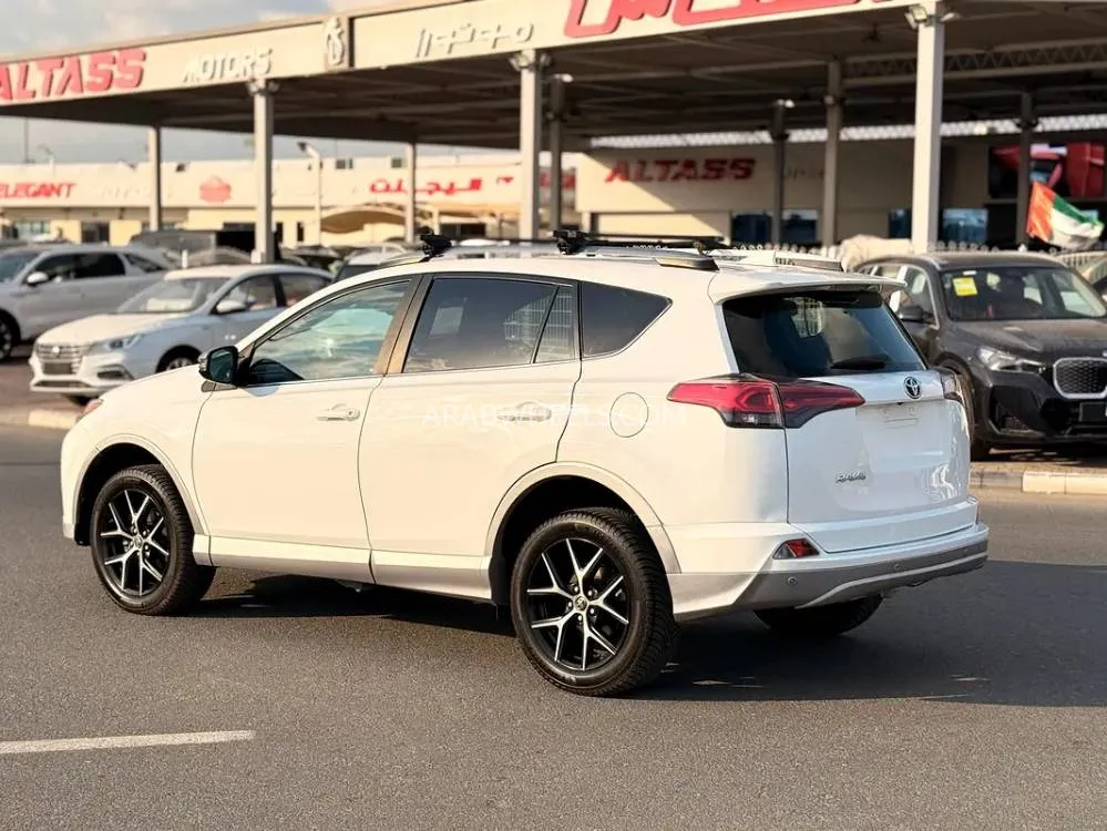 Toyota Rav4 2017 for Sale in Sharjah Image-6