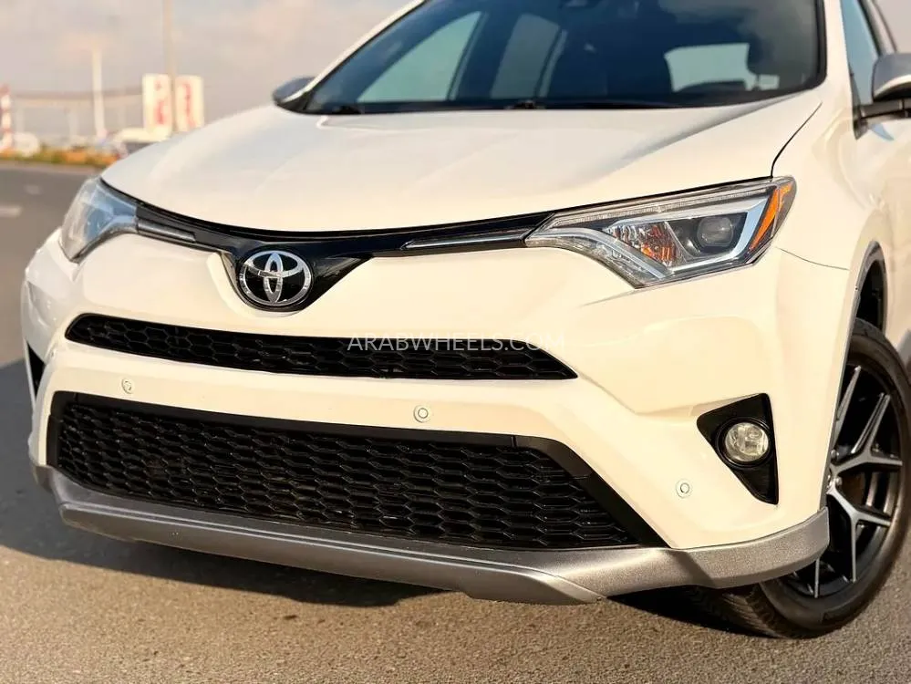 Toyota Rav4 2017 for Sale in Sharjah Image-8