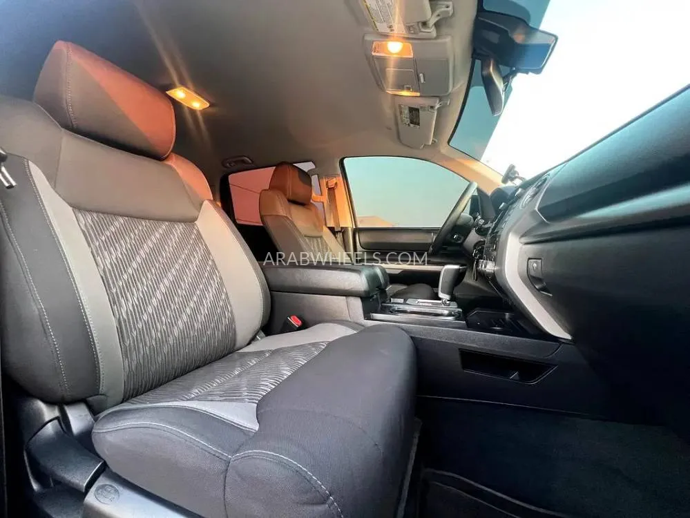 Toyota Tacoma 2021 for Sale in Sharjah Image-5