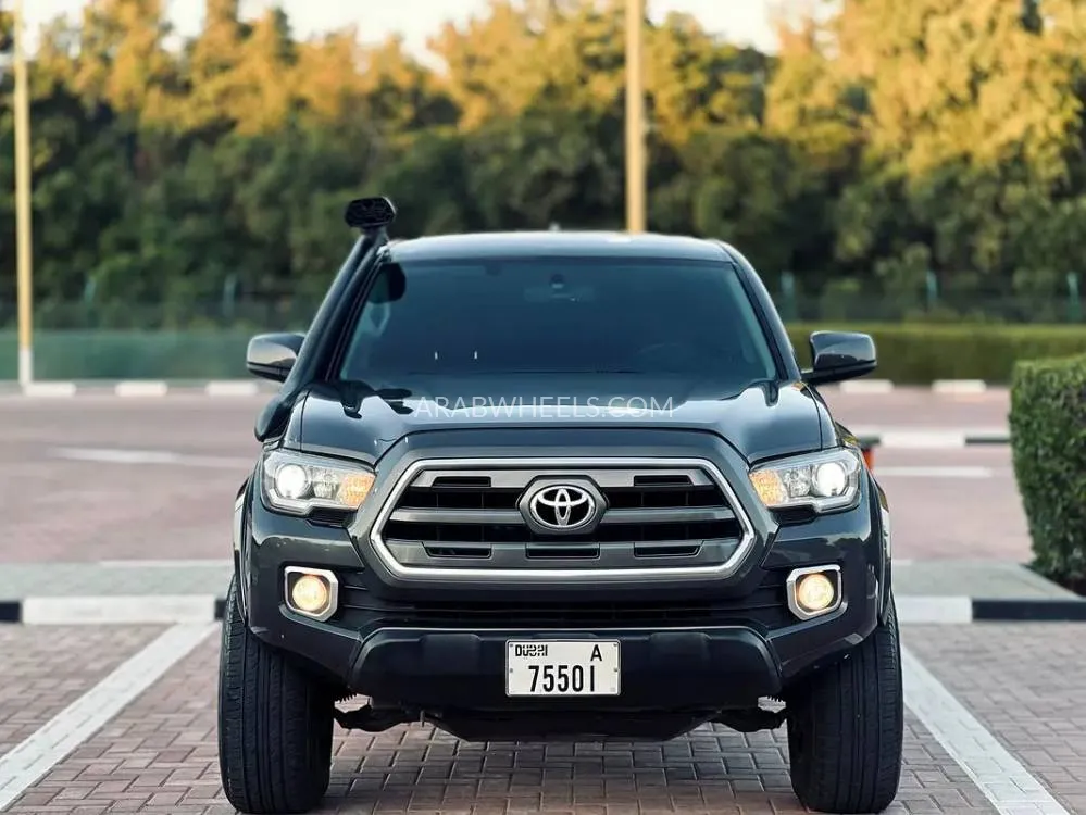 Toyota Tacoma 2017 for Sale in Sharjah Image-9