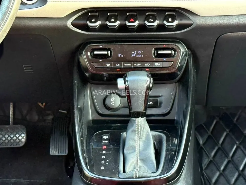 Chevrolet Captiva 2023 for Sale in Abu Dhabi Image-8